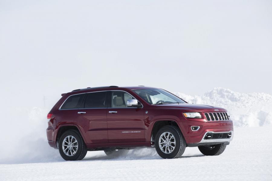  Jeep Grand Cherokee Overland 2013 года  (фото 13 из 20)